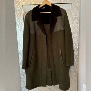 Torras Men’s Wool Coat Size 46 Olive Green Faux Fur Collar Made in Spain